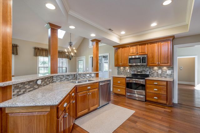 5613 MAJESTIC CIR, Columbia, MO 65203