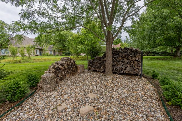 5613 MAJESTIC CIR, Columbia, MO 65203