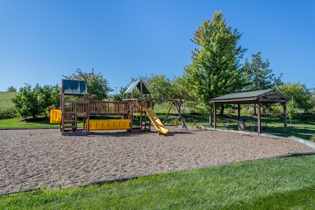 5613 MAJESTIC CIR, Columbia, MO 65203