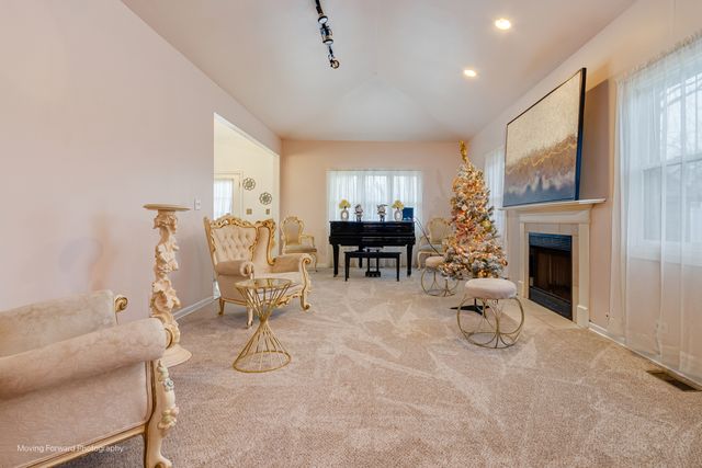 4211 W 135th Street, Crestwood, IL 60418