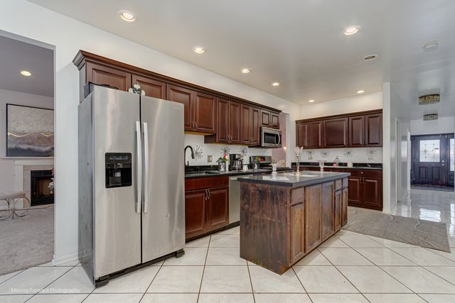4211 W 135th Street, Crestwood, IL 60418