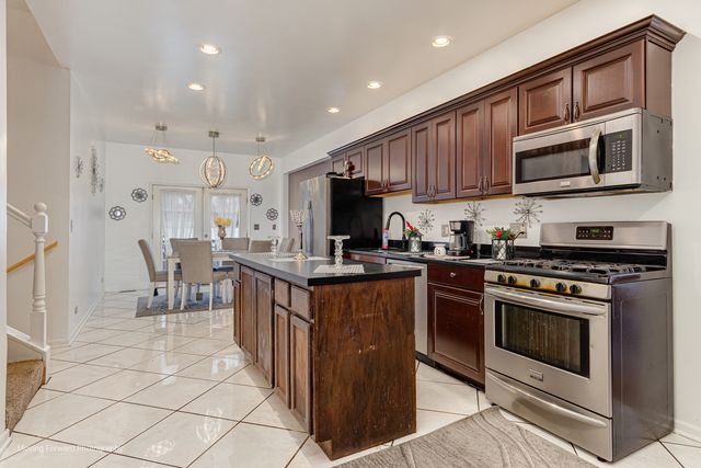 4211 W 135th Street, Crestwood, IL 60418