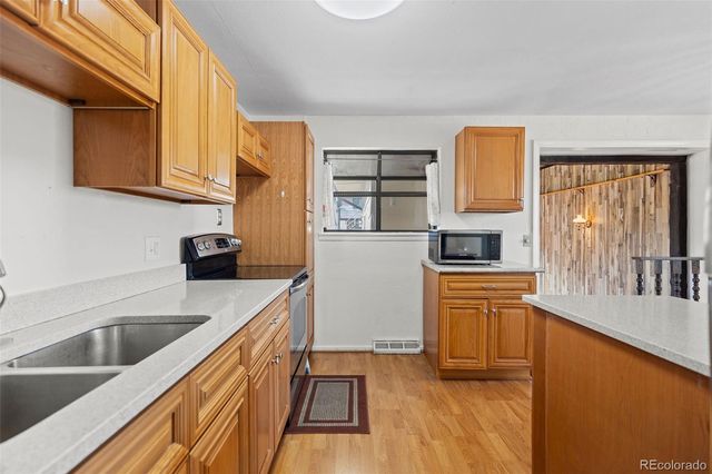 1841 S Saulsbury Court, Lakewood, CO 80232