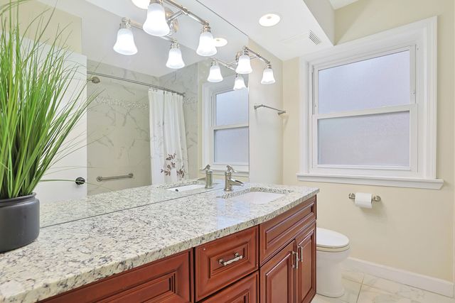 2611 Lake Avenue, Wilmette, IL 60091