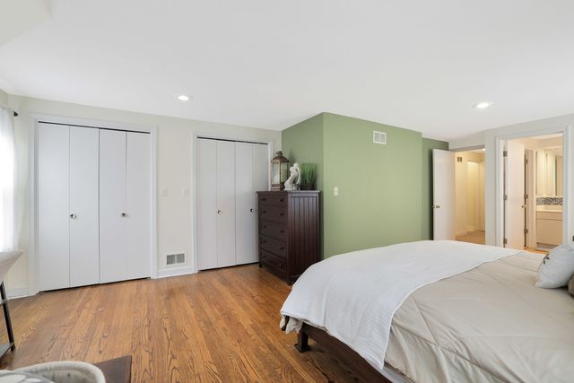 2611 Lake Avenue, Wilmette, IL 60091