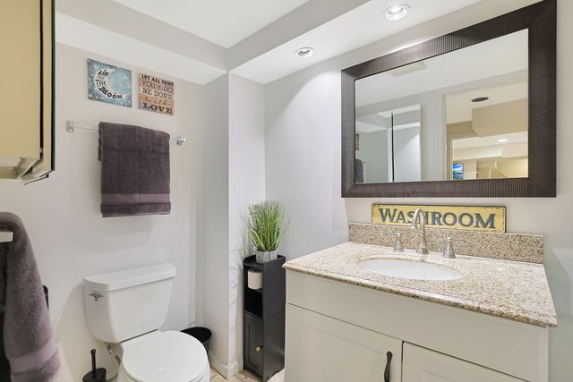 2611 Lake Avenue, Wilmette, IL 60091