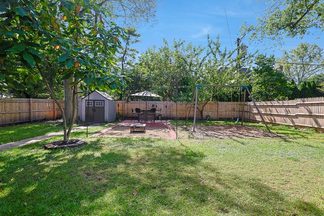 2611 Lake Avenue, Wilmette, IL 60091