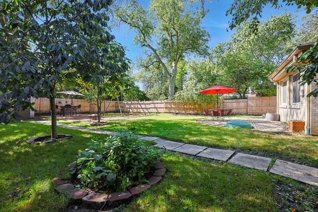 2611 Lake Avenue, Wilmette, IL 60091