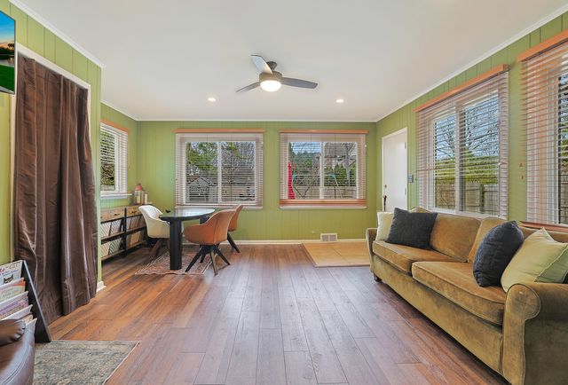 2611 Lake Avenue, Wilmette, IL 60091