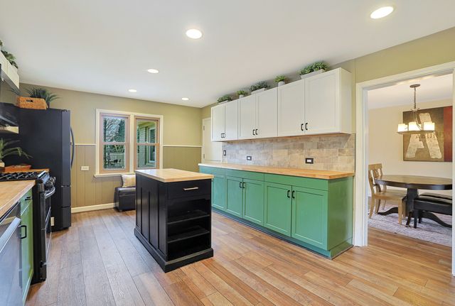 2611 Lake Avenue, Wilmette, IL 60091