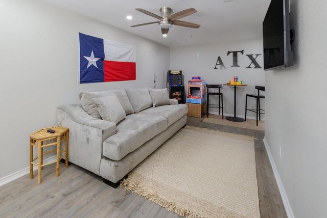 1651 Chippeway LN, Austin, TX 78745