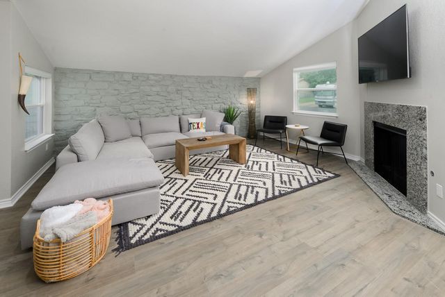 1651 Chippeway LN, Austin, TX 78745