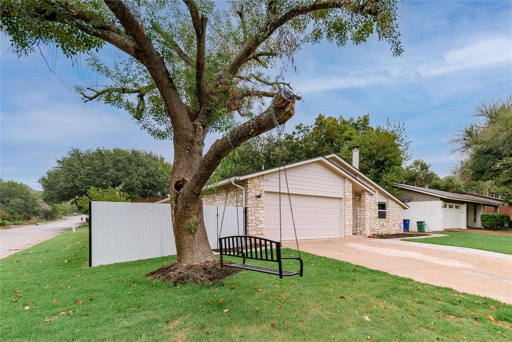 1651 Chippeway LN, Austin, TX 78745