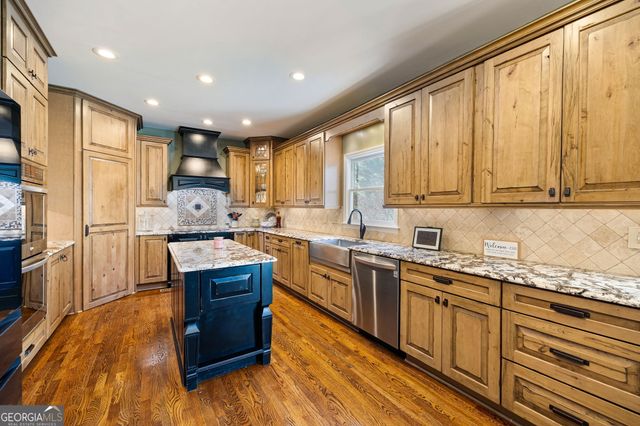 1215 Winborn Terrace NW, Kennesaw, GA 30152