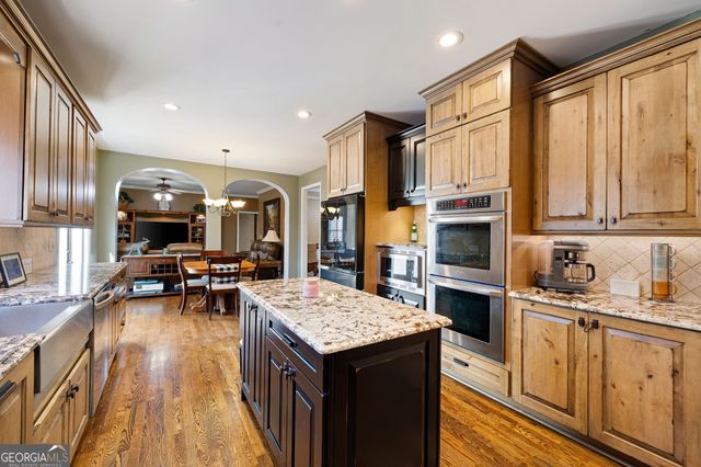 1215 Winborn Terrace NW, Kennesaw, GA 30152