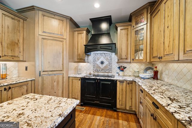 1215 Winborn Terrace NW, Kennesaw, GA 30152