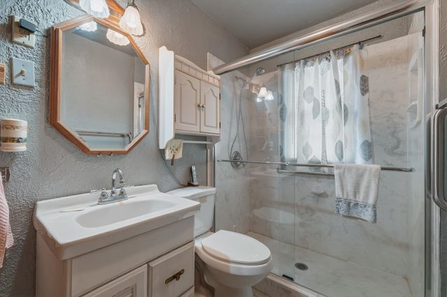 320 4th Street, Huntington, WV 25705