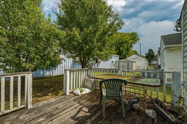 320 4th Street, Huntington, WV 25705