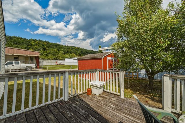 320 4th Street, Huntington, WV 25705