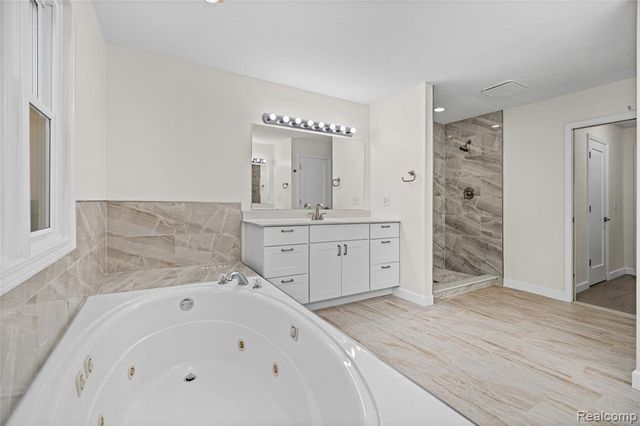 8251 N Port, Grand Blanc, MI 48439