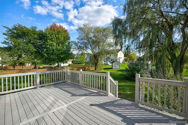 8251 N Port, Grand Blanc, MI 48439