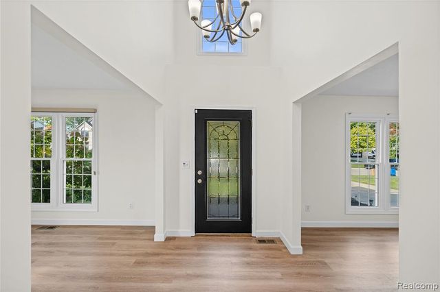 8251 N Port, Grand Blanc, MI 48439
