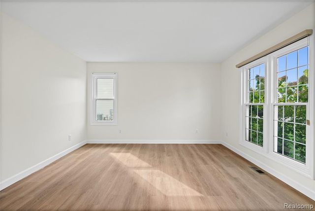 8251 N Port, Grand Blanc, MI 48439