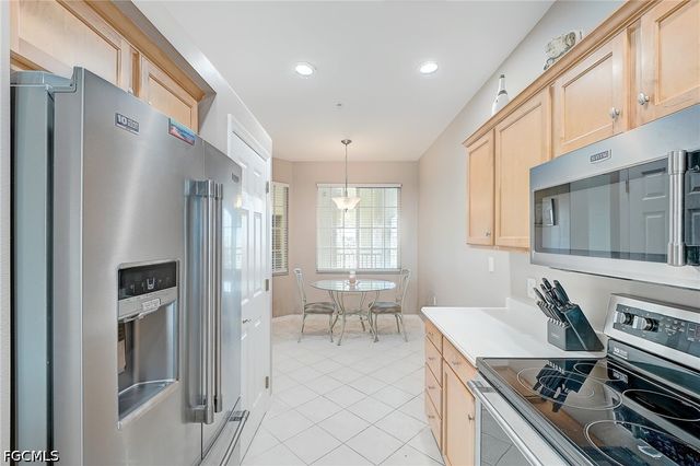20051 Sanibel View CIR 303, Fort Myers, FL 33908