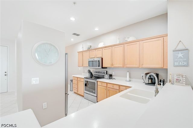20051 Sanibel View CIR 303, Fort Myers, FL 33908