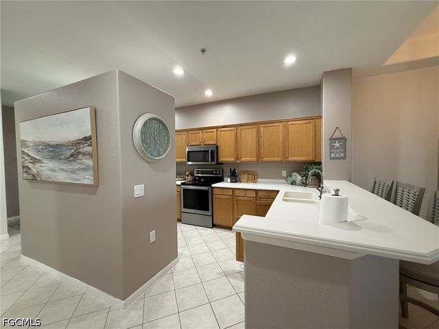20051 Sanibel View CIR 303, Fort Myers, FL 33908