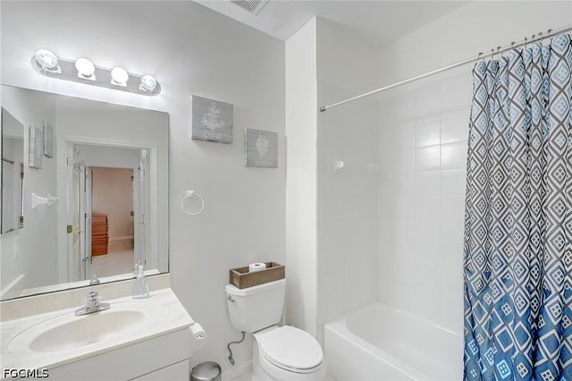 20051 Sanibel View CIR 303, Fort Myers, FL 33908