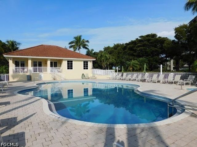 20051 Sanibel View CIR 303, Fort Myers, FL 33908