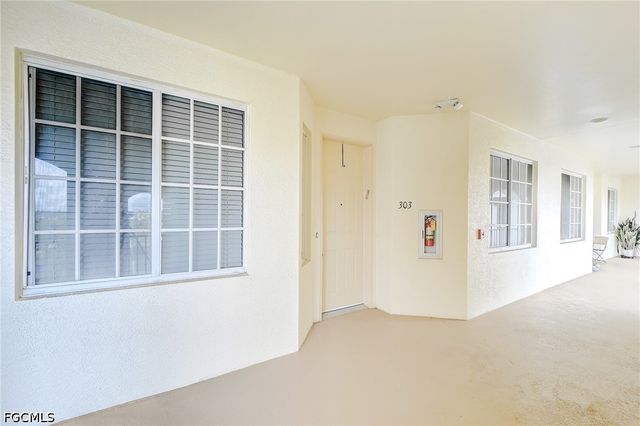 20051 Sanibel View CIR 303, Fort Myers, FL 33908