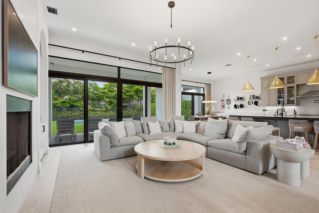 9593 Vescovato Way, Boca Raton, FL 33323