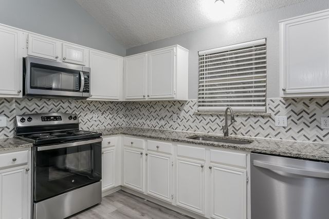 3206 Weirgate Court, Grand Prairie, TX 75052