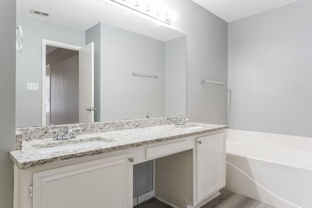 3206 Weirgate Court, Grand Prairie, TX 75052