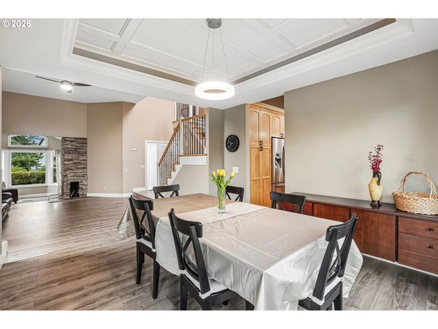 14232 MEADOW GRASS St, Lake Oswego, OR 97035