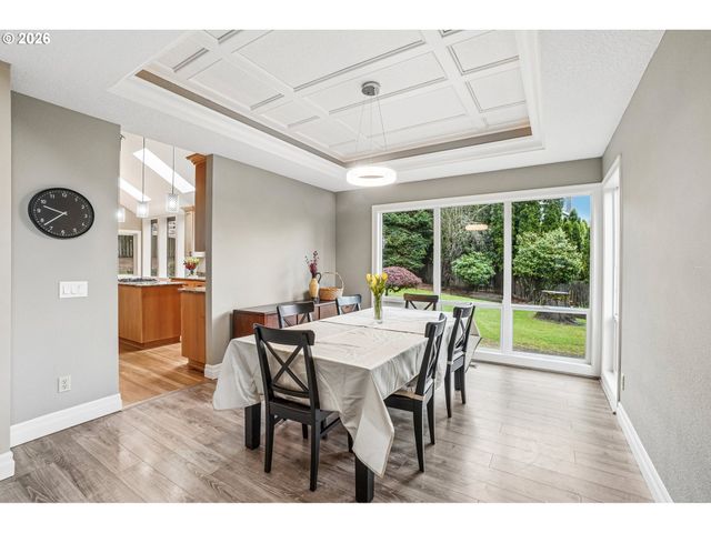 14232 MEADOW GRASS St, Lake Oswego, OR 97035