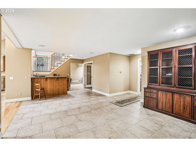 14232 MEADOW GRASS St, Lake Oswego, OR 97035