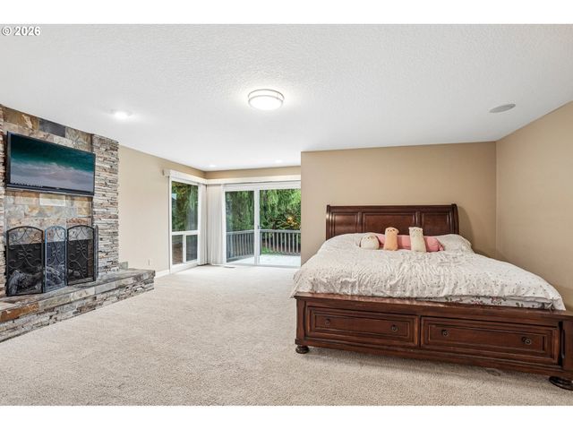 14232 MEADOW GRASS St, Lake Oswego, OR 97035