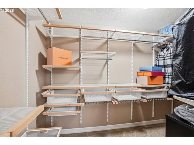 14232 MEADOW GRASS St, Lake Oswego, OR 97035