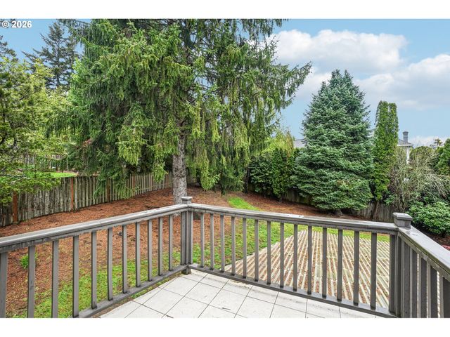 14232 MEADOW GRASS St, Lake Oswego, OR 97035