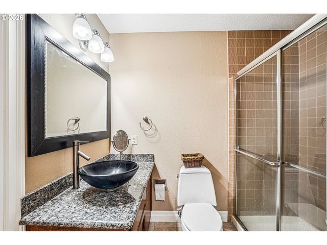 14232 MEADOW GRASS St, Lake Oswego, OR 97035