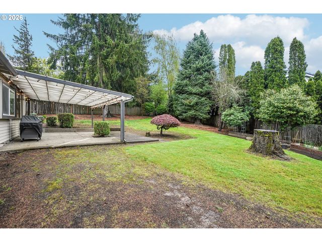 14232 MEADOW GRASS St, Lake Oswego, OR 97035