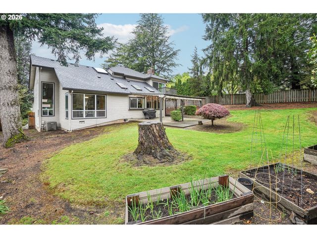 14232 MEADOW GRASS St, Lake Oswego, OR 97035