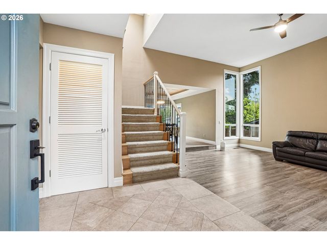 14232 MEADOW GRASS St, Lake Oswego, OR 97035