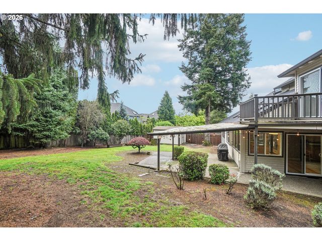 14232 MEADOW GRASS St, Lake Oswego, OR 97035