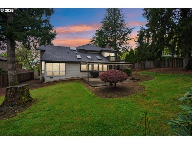 14232 MEADOW GRASS St, Lake Oswego, OR 97035