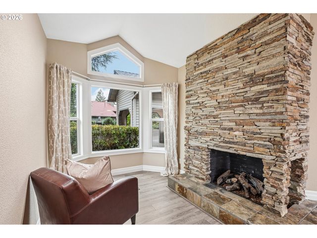 14232 MEADOW GRASS St, Lake Oswego, OR 97035