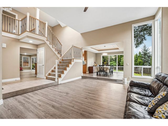 14232 MEADOW GRASS St, Lake Oswego, OR 97035